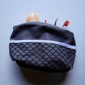 Necessaire com bolso de rede
